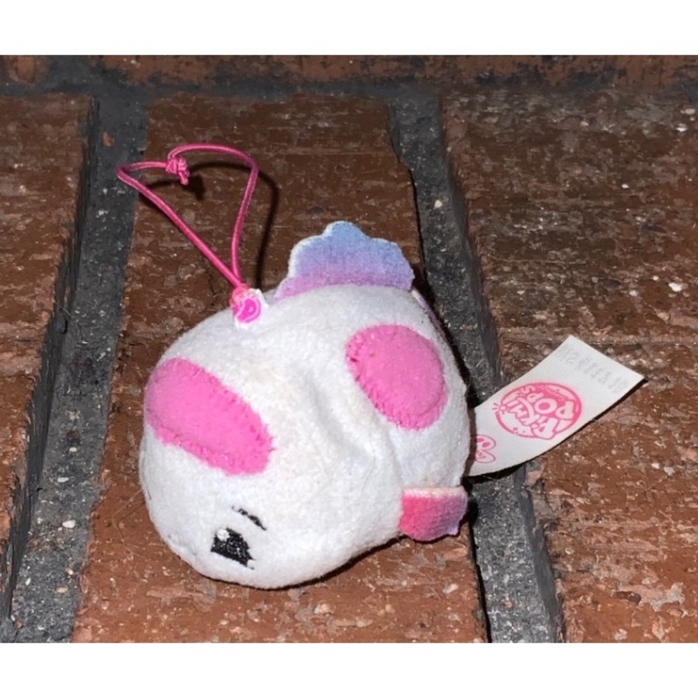 Pikmi Pops Surprise Moose Toys White Pink Fish Plush Bag Charm Mini Toy